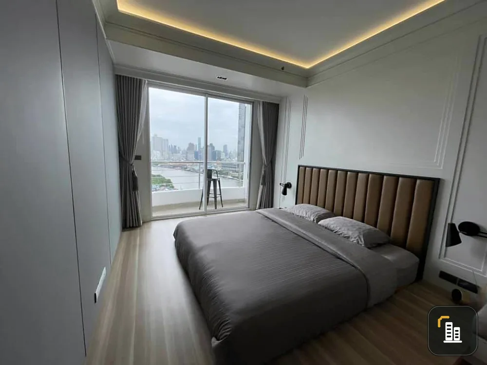 For Sale Supalai River Place, high floor, overlooking the city and the Chao Phraya River. The room is newly decorated with good materials.