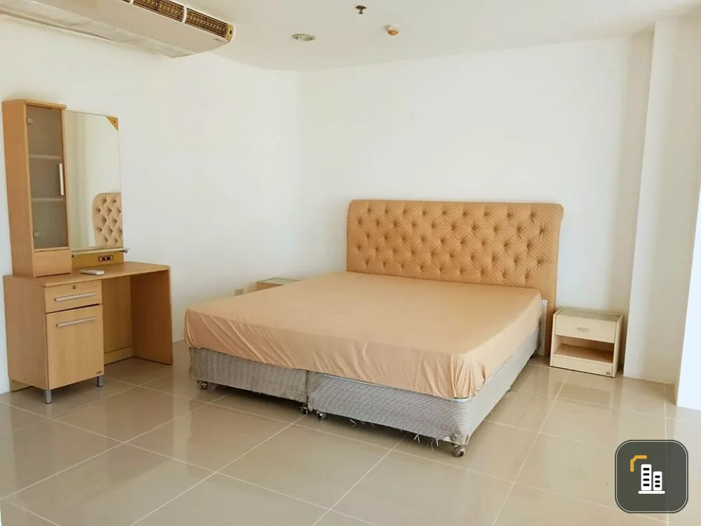 For rent urgently!! Condo The Waterford Park Sukhumvit 53 near shopping areas, convenient to travel, book now!!