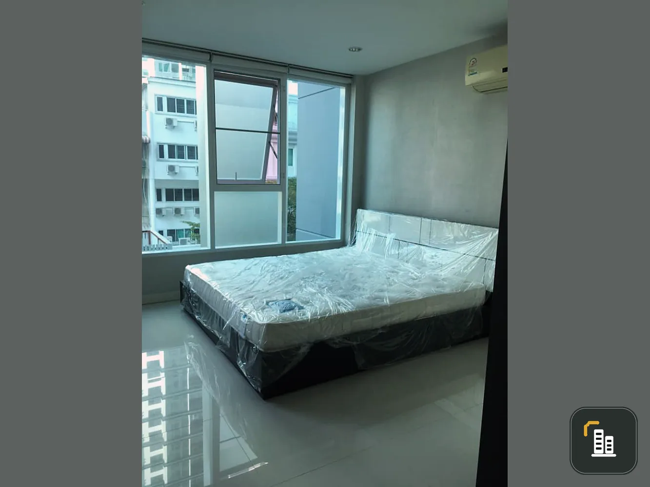 Sale/Rent Urgent!! Condo Sukhumvit Living Town in the heart of the city near shopping centers Don't be late, book now!!