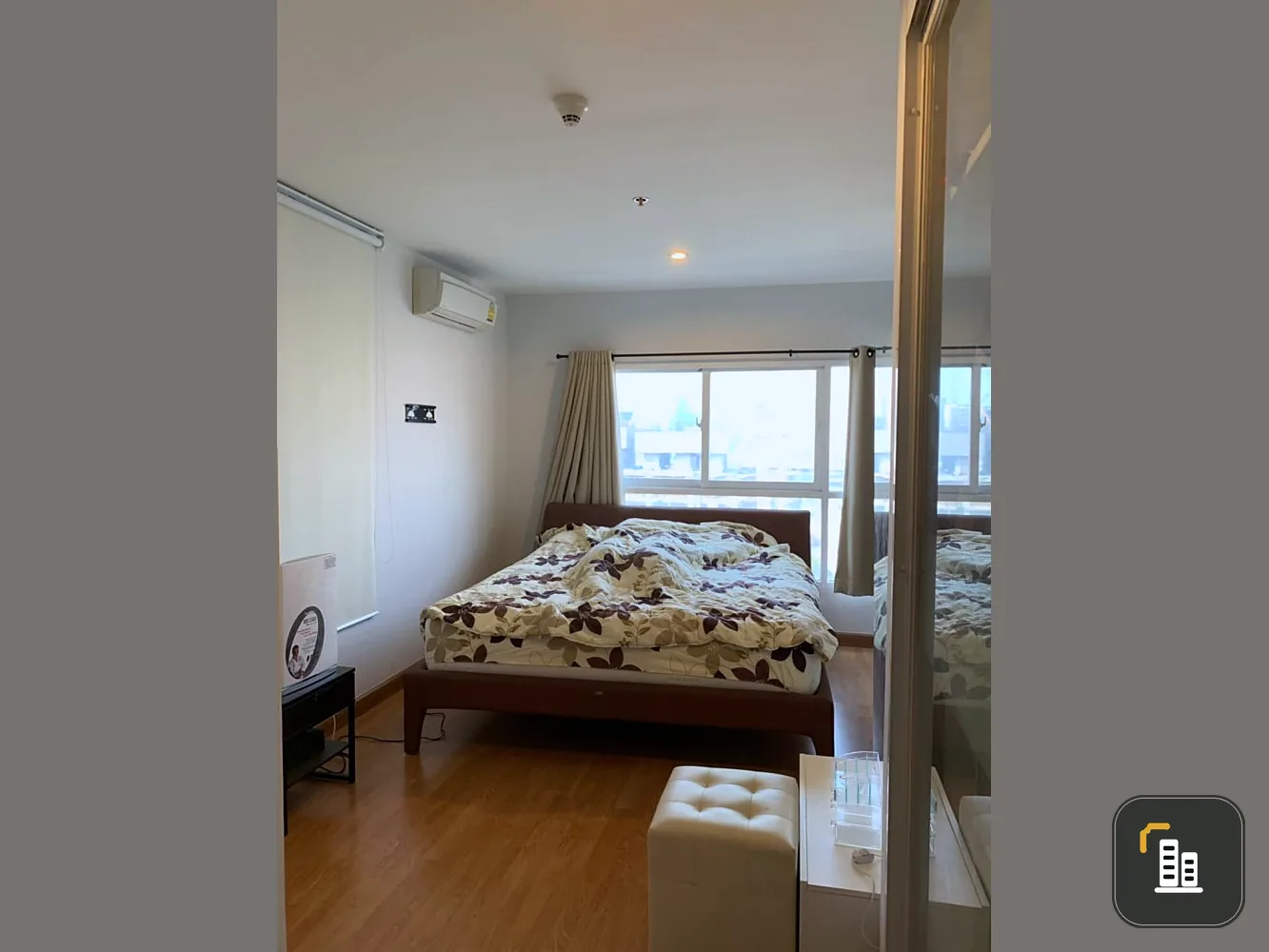 For rent, The Parkland Grand Asoke-Phetchaburi, very beautiful room, golden location, good to buy for yourself or a very worthwhile investment.