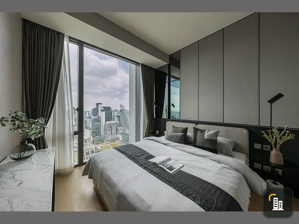 For rent 28 Chidlom, super luxurious room. Premium grade furniture, city view, giving you the most privacy. Book now.