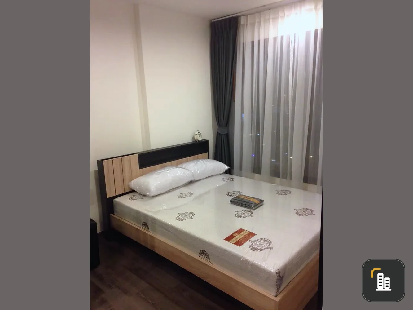 Condo for rent, The Base Sukhumvit 77, beautiful room, ready to move in. The view outside the room next to the expressway. Don't wait.