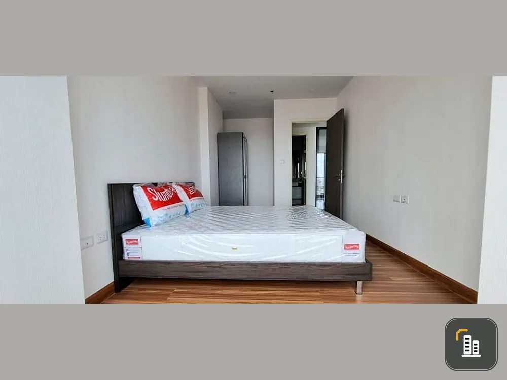 For rent Supalai Premier Charoennakorn, high floor, city view, fully furnished. Cool built-in kitchen set. Book quickly.