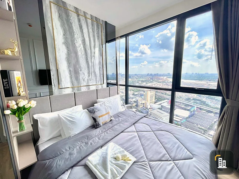 Condo for rent, Oka Haus Sukhumvit 36, corner room, view of the Chao Phraya River. Full of amenities, book now!!