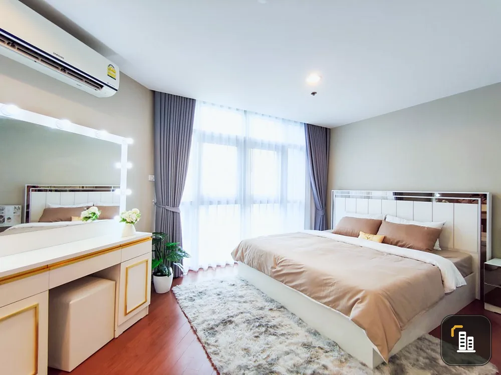 For rent Belle Grand Rama 9, Duplex rooms, only a few rooms, high floor, good view, fully furnished, book now