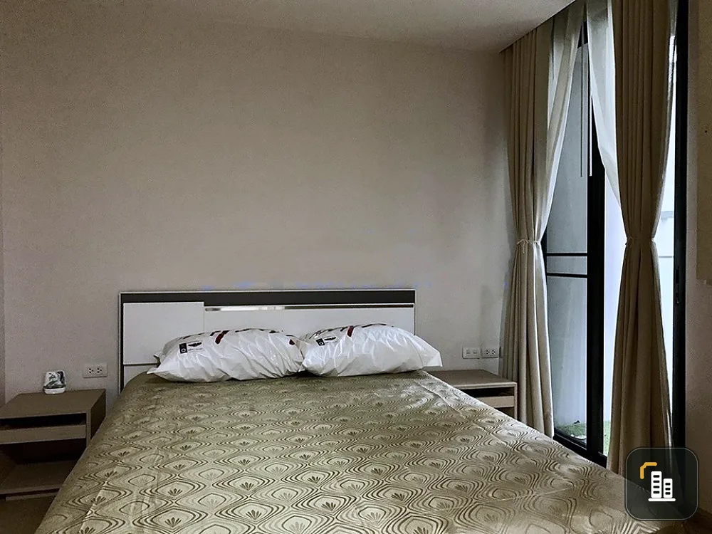 Urgent for rent!! Condo Liv @ 49, beautiful room, good location, convenient travel, near shopping center, don't miss it!!