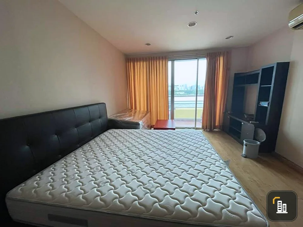 Condo for rent, Silom Grand Terrace, convenient transportation, ready to move in. Don't miss it.