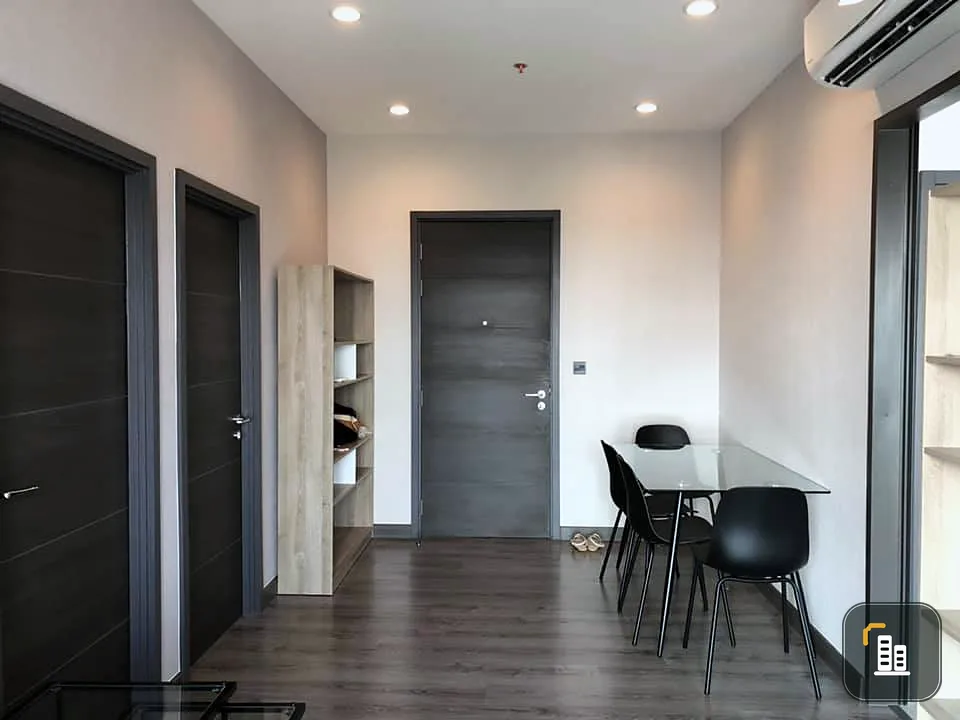 2 large bedrooms have arrived This two-tone room is very beautiful and can be decorated very elegantly.