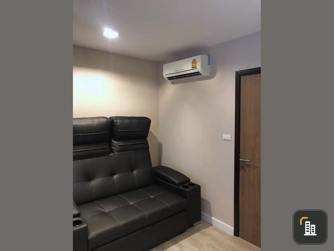 Condo for sale, Metro Luxe Kaset, 2 bedrooms, fully furnished and electrical appliances, beautiful room, good price, hurry to book now.