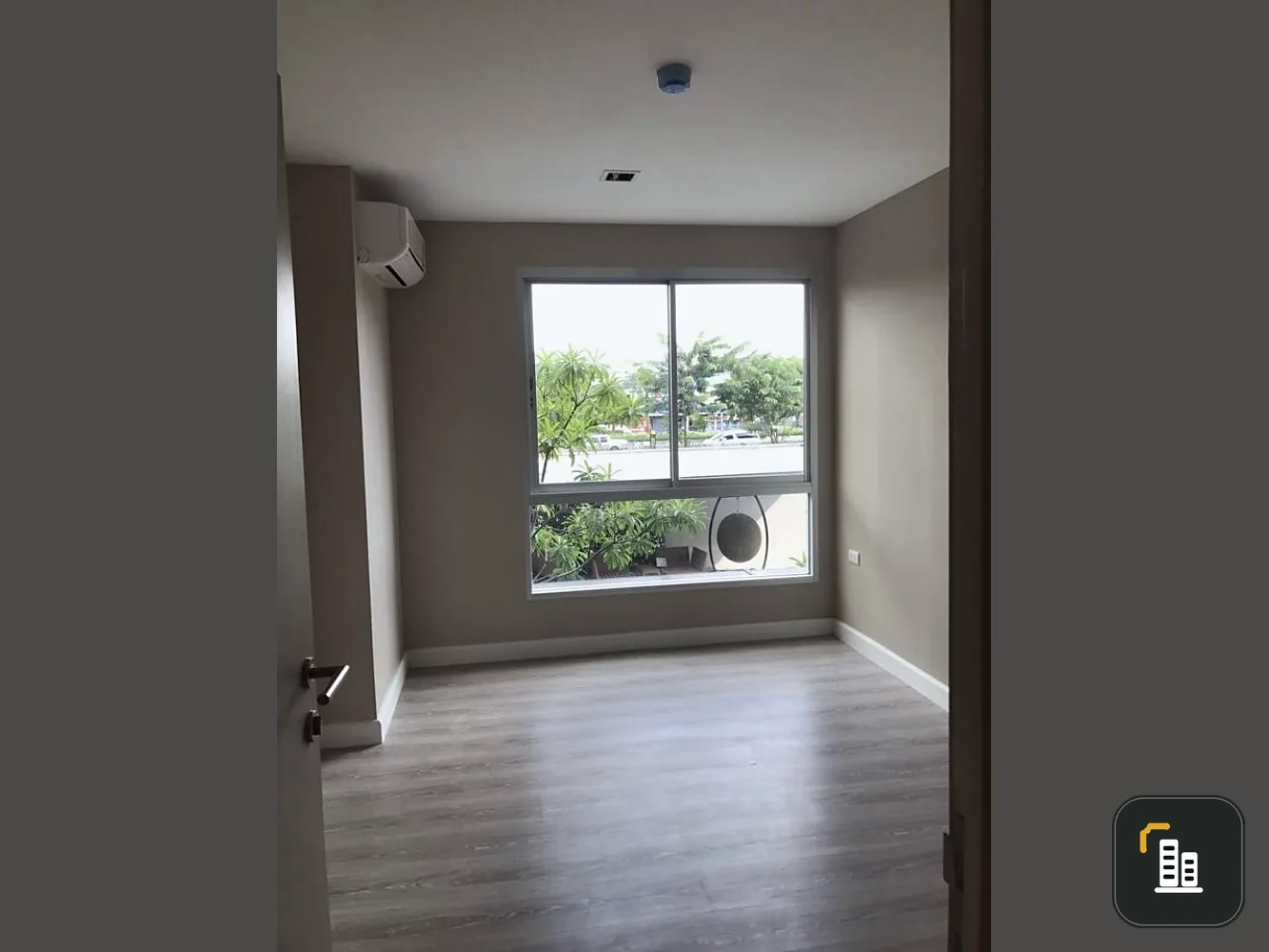 Condo for sale, Metro Luxe Kaset, 2nd floor, pool view, airy room, empty room, can be decorated as you wish.