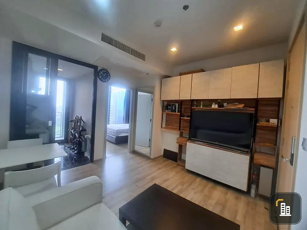 For rent: The line jatujak, fully furnished, big screen TV 50 inches, can lie down and watch movies. Plus the room has a very beautiful view, don't mi