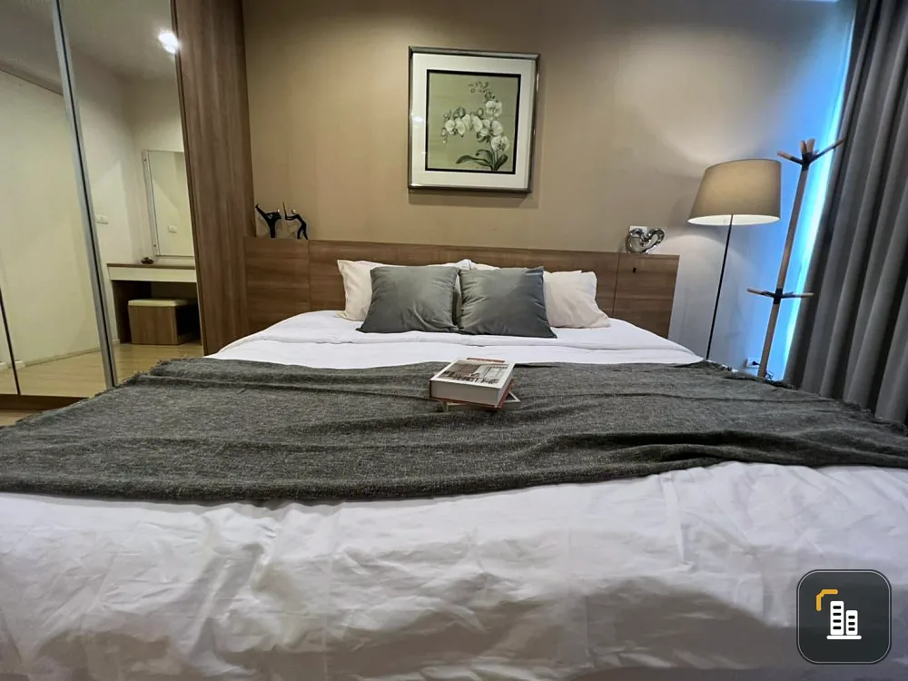 Sale Happy Condo Ladphao 101. The interior is very wide, well furnished, to live by yourself or to invest, it's very worthwhile.