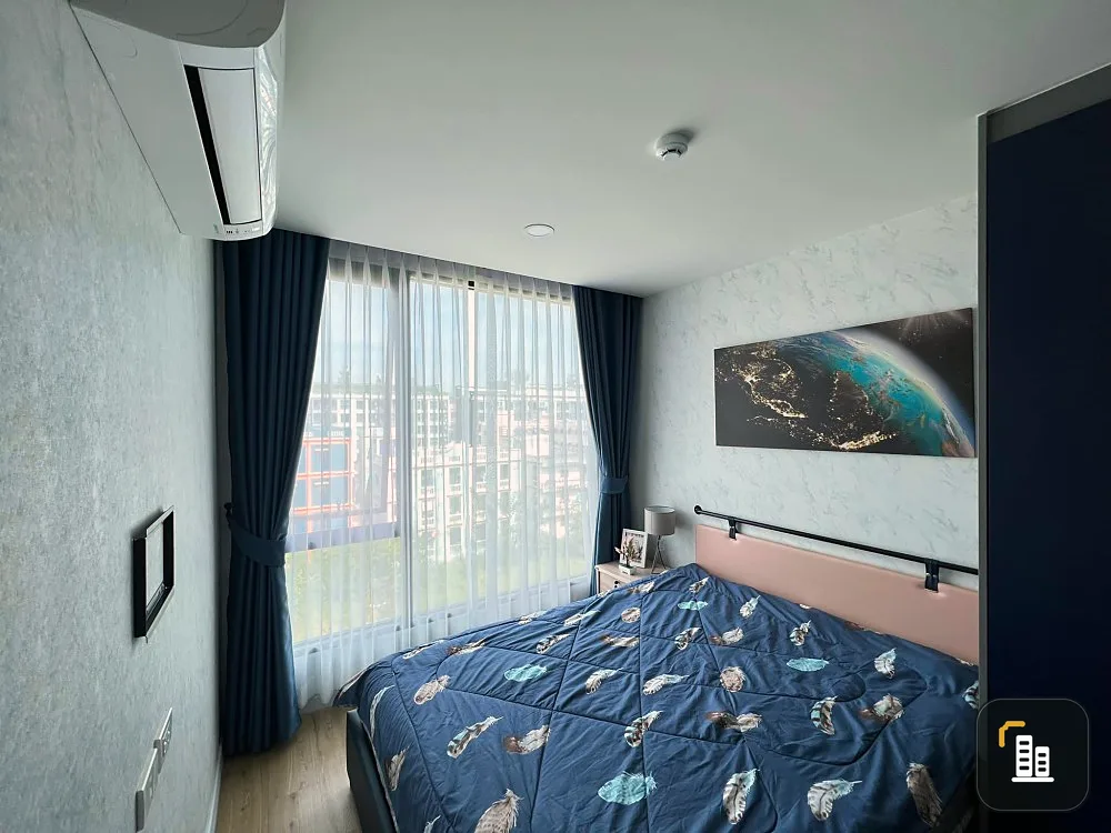 Sell Rent Condo Attitude B.U. Beautiful room with furniture. Lots of decorations, don't miss it!!