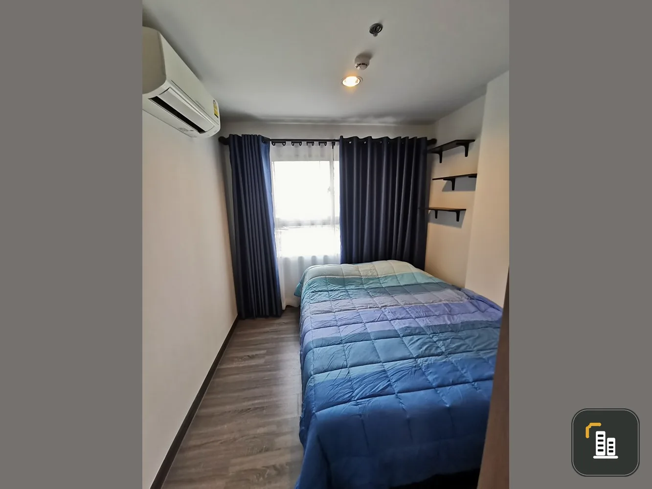 Sell/Rent Condo The Trust @ BTS Erawan, 10th floor, good location, near BTS, fully furnished, ready to move in. Don't miss it!!