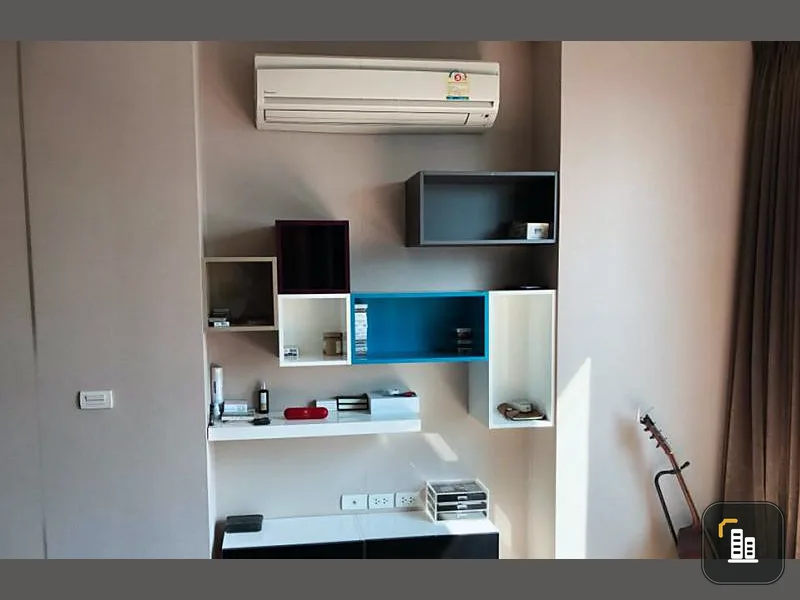 Rent/Sell Condo Pine by Sansiri, there are two rooms, 9th floor, BTS Ratchathewi, in front of the condo, size 47 sqm.