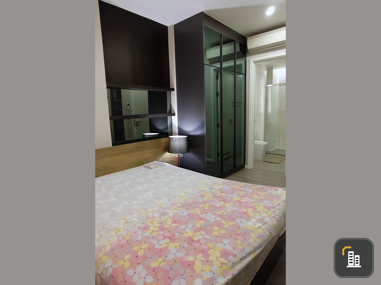 Urgent sale, Condo The Room Sukhumvit 69, near BTS Phra Khanong, complete electrical appliances, don't miss it!!