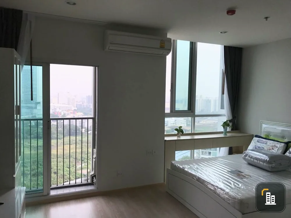 For rent Noble Revolve Ratchada, very beautiful room, new furniture. The mattress is super soft, the view is very good, must end at this room.