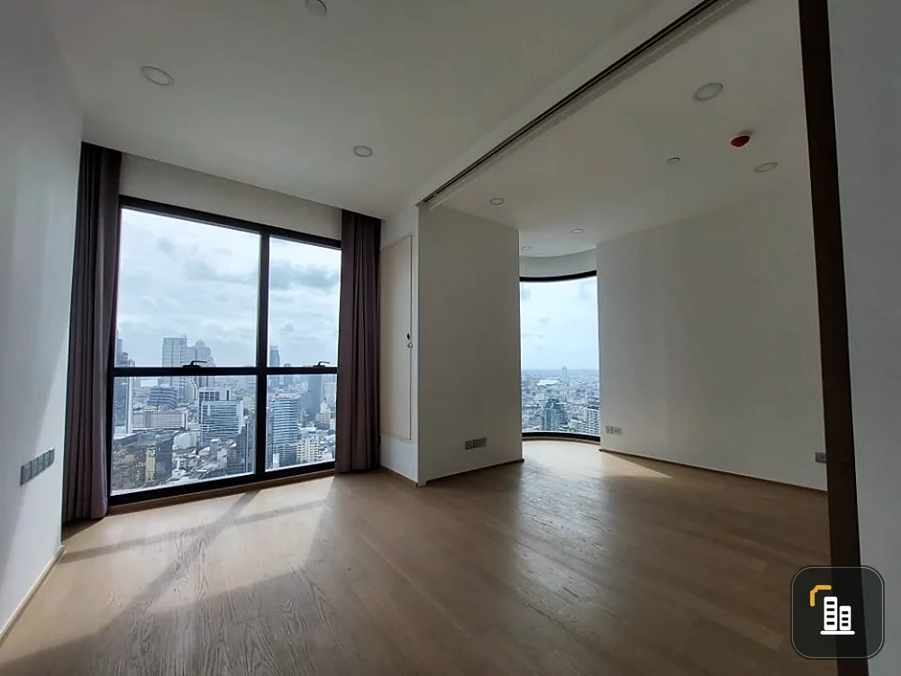 urgent! Ashton Chula-Silom for sale, one-bed room, size 32 sqm., corner room, very private If interested, hurry to reserve.