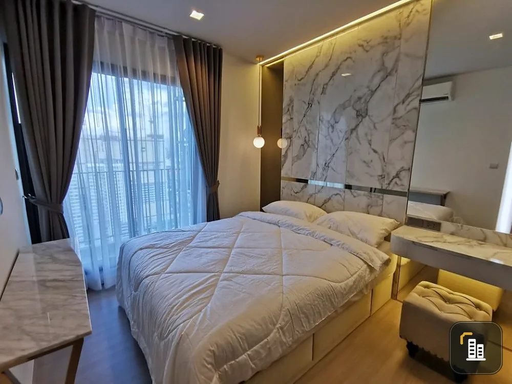 For rent Life Asoke-Rama 9, very beautiful room, premium furniture. Fully built-in, high floor, unblocked view, book now