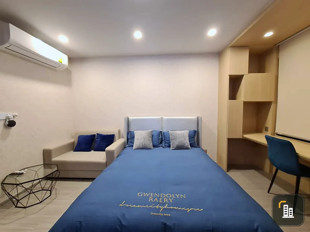 Condo Life Ladprao for sale or rent. Built-in furniture throughout the room. Perfectly arranged to support all uses. You won't regret booking this.