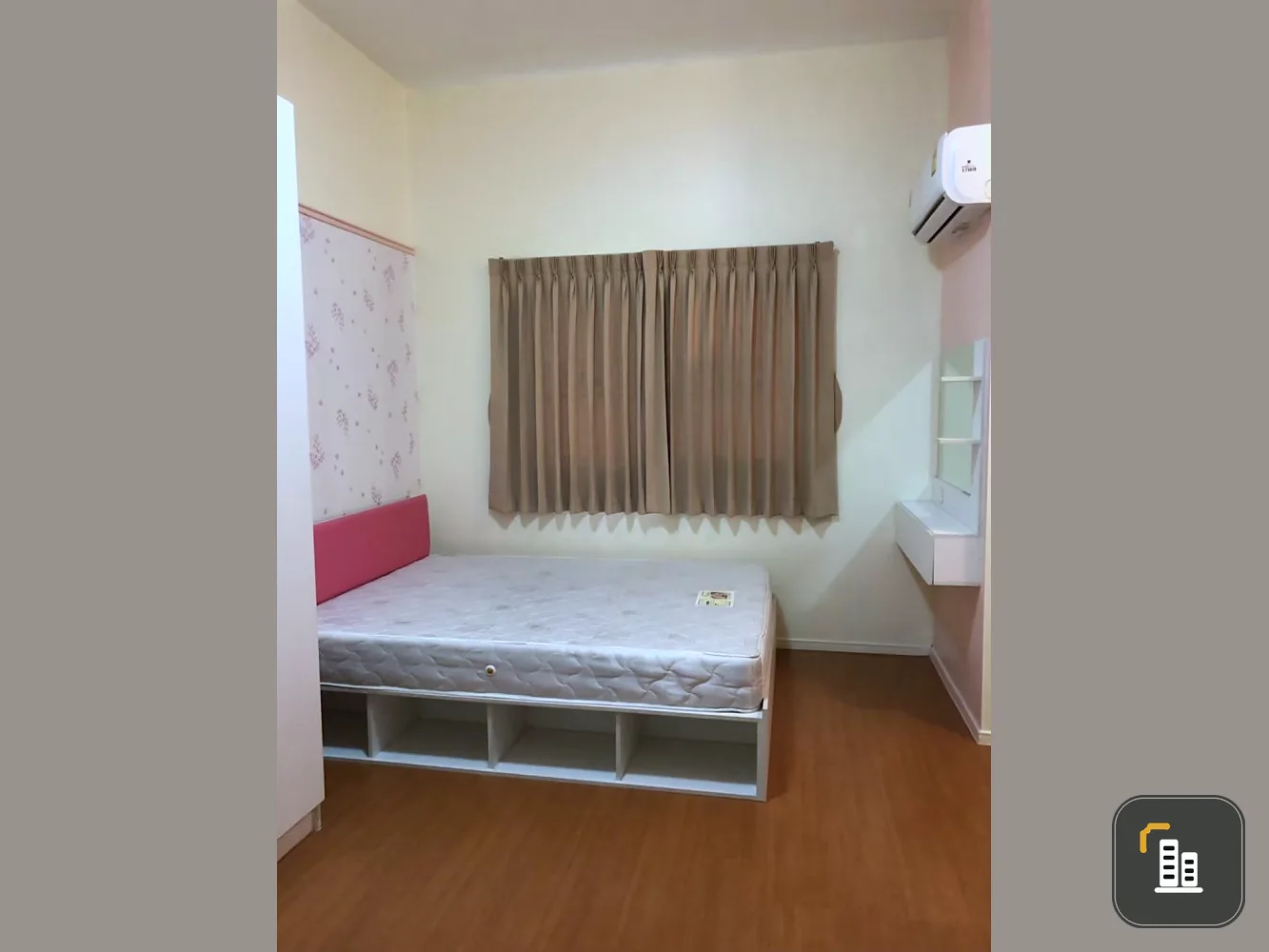 Condo for sale or rent, Lumpini Condo Town Romklao-Suvarnabhumi, good location, convenient travel.
