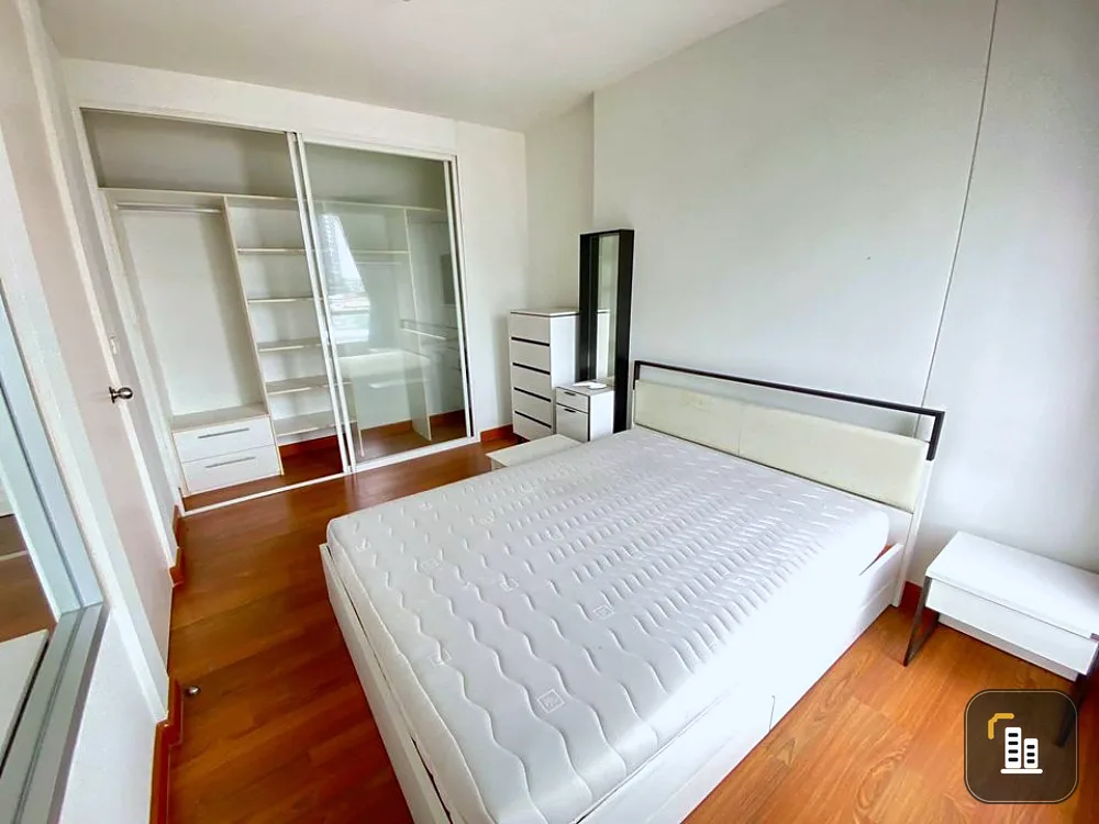For rent, The Parkland Ratchada-Thapra, large bedroom, size 35 sq.m., fully furnished. You can just come in.