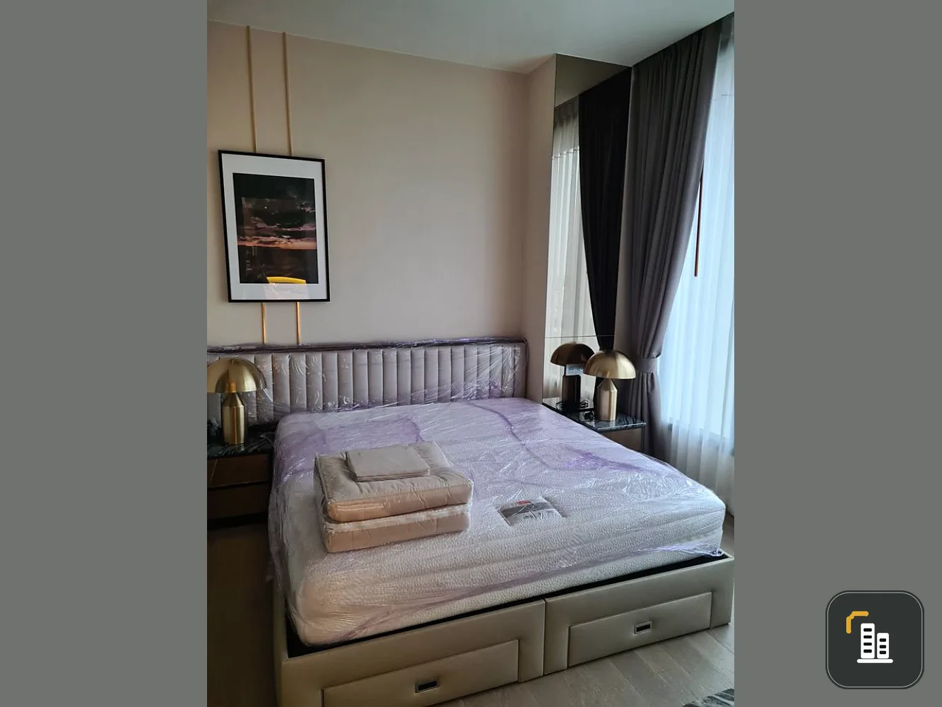 For rent, The Esse Asoke, luxury condo decorated with Modern Classic Luxury, premium view Must be this room. Don't miss it.