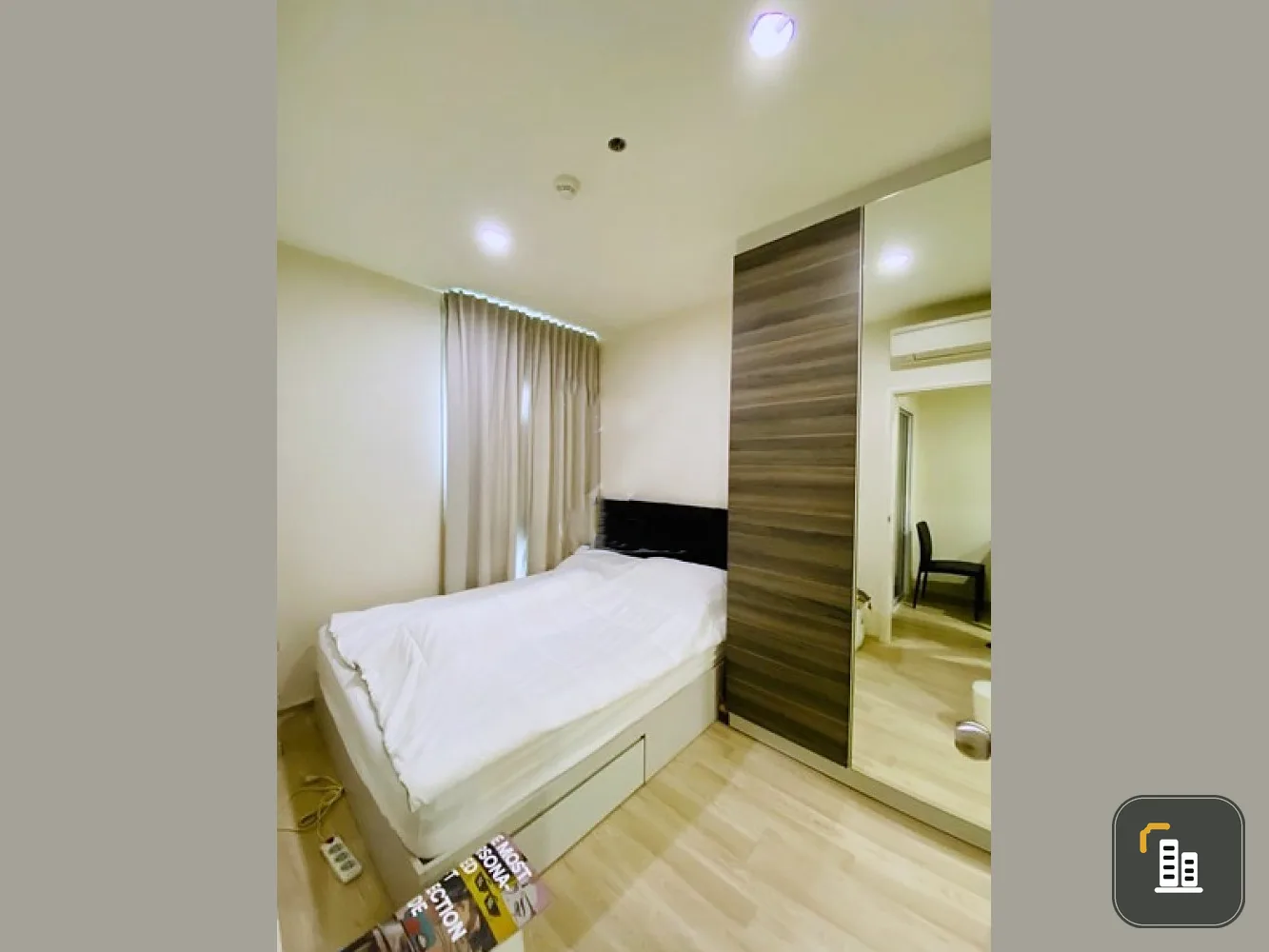 Quick sale, Condo Centric Ratchada-Huay Kwang. Furniture with electrical appliances, golden location, don't hesitate, book now!!