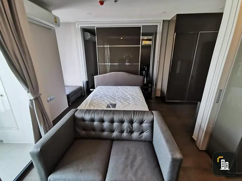 Private elevator delivered directly to the room decorated full furniture for sale / rent ideo Q Ratchathewi