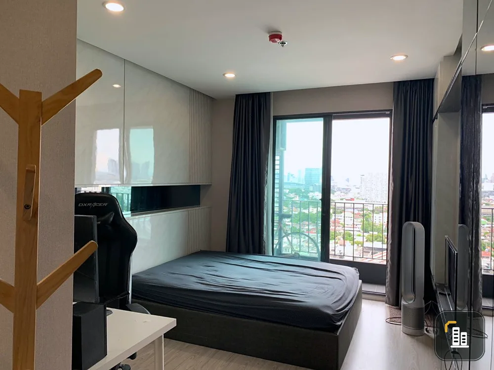 For sale Ideo Mobi Wong Sawang Interchange, 18th floor, corner room, clear view, beautiful view, reserve it as the owner immediately.
