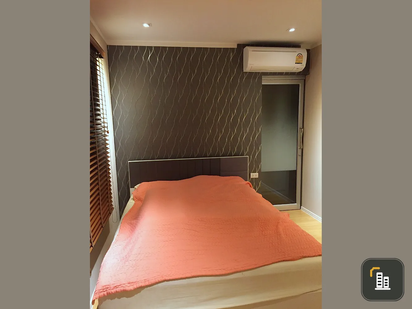 For rent, Lumpini Place Srinakarin-Huamark Station, 9th floor, Building A, 2 bedrooms, beautiful decoration, good price, book now.