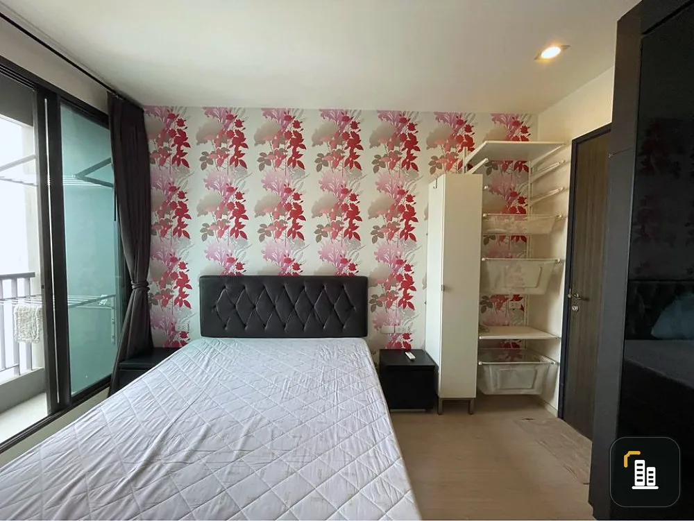 Condo for sale, Rhythm Sukhumvit 44/1, next to BTS Phra Khanong, easy to travel, near shopping areas. Can't miss it