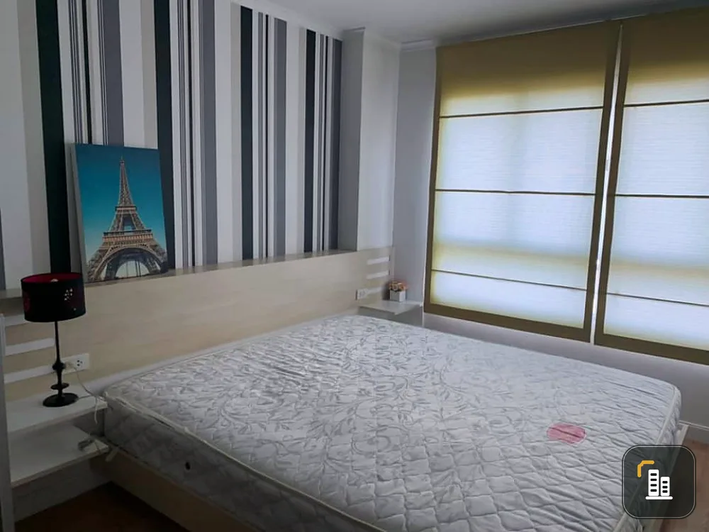 Condo for sale/rent Lumpini Place Rama 8 overlooking the Chao Phraya River. East room window, don't miss it.