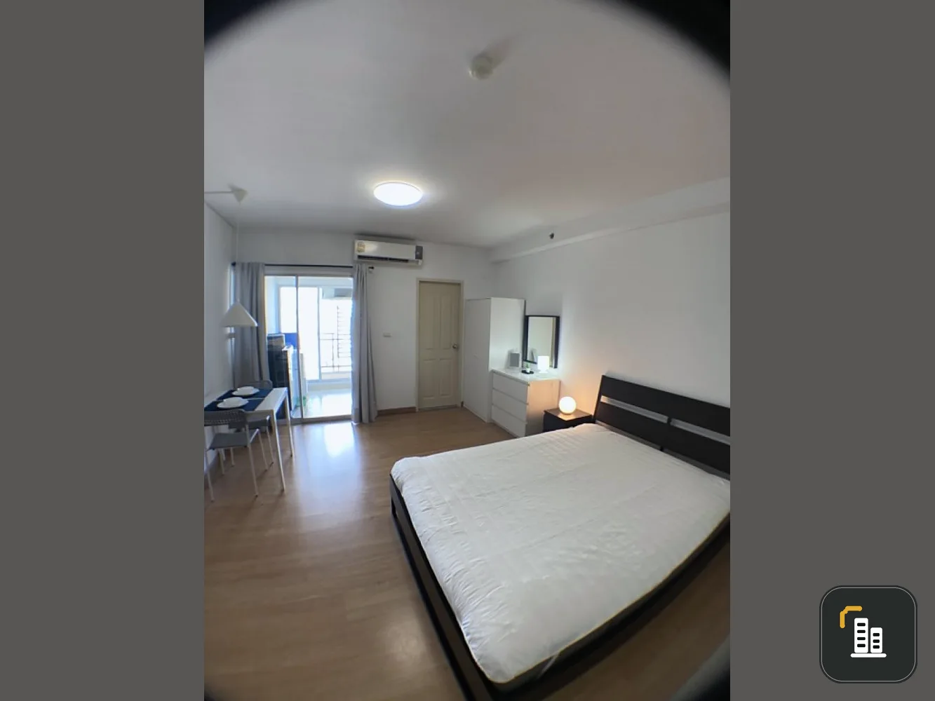 For Sale/Rent!! Condo Supalai Park Ekkamai-Thonglor Fully furnished, good location, near shopping areas, don't miss it!!