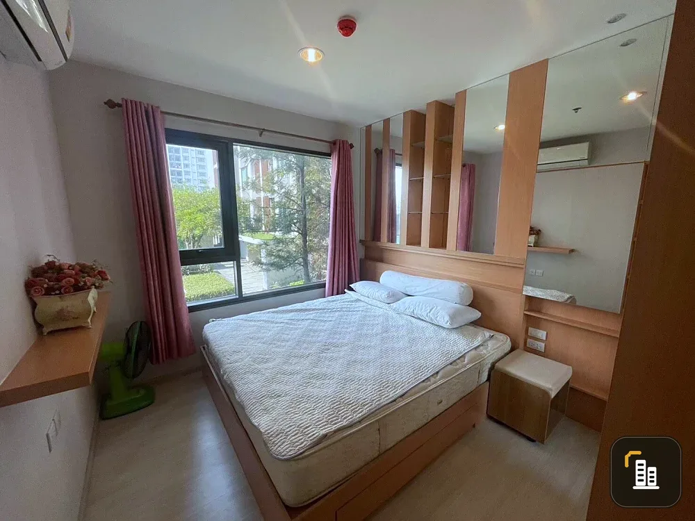 Sale/Rent Condo Life Pinklao, pool view. Fully furnished, ready to move in, near MRT Bang Yi Khan, miss it and you will regret it.