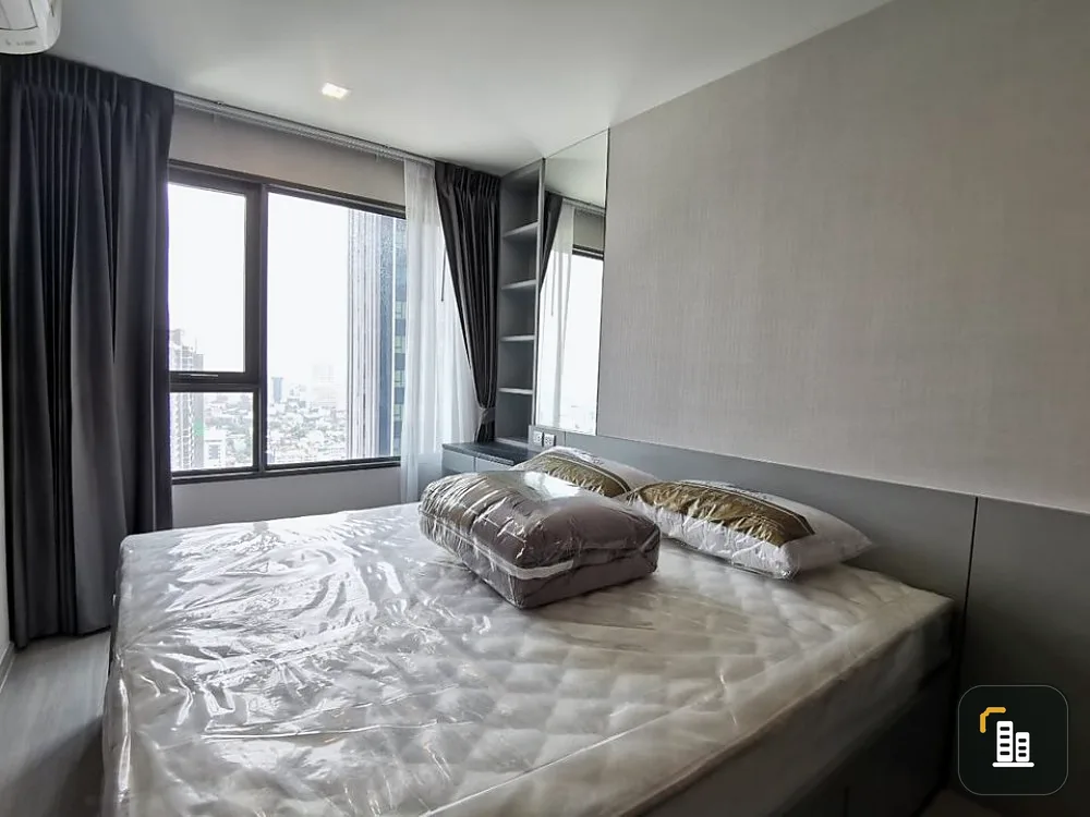 Life Ladprao for rent, Building A, high floor, city view, built-in in the whole room All electrical appliances, book now.