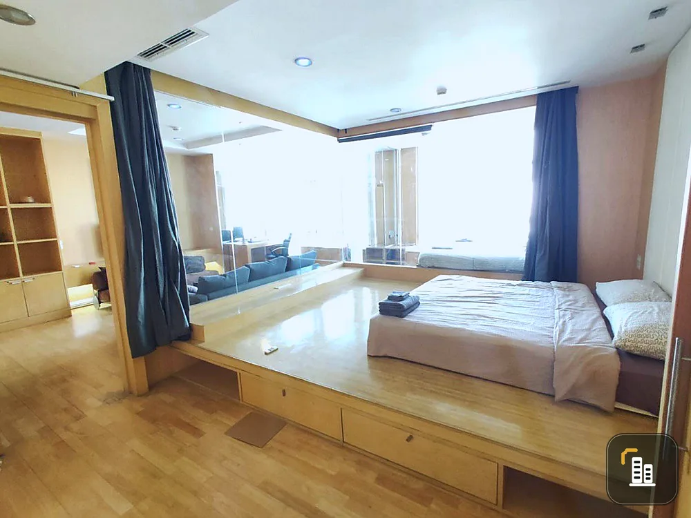 House for sale, Sathorn-Chao Phraya, 3 bedrooms, 18th floor, river view, open view of the city. shady atmosphere very beautiful