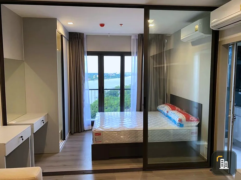 For rent, The Politan Aqua, room size 30 sqm., 15th floor, balcony facing north, river view. If interested, hurry up.