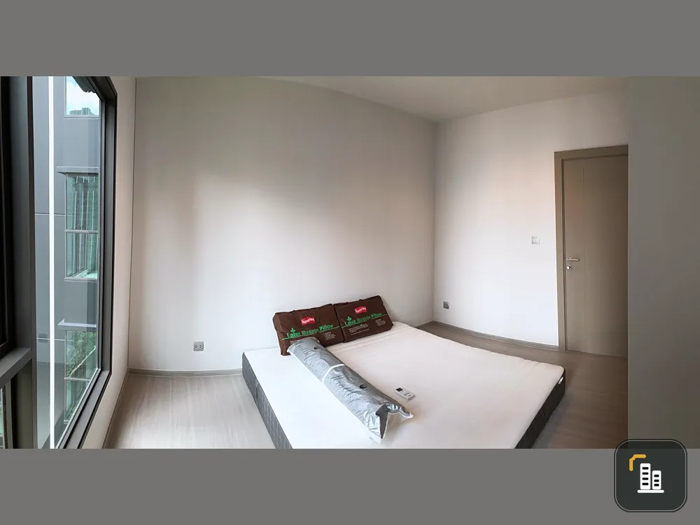 Urgent sale, Condo Life Asoke-Rama 9, beautiful view, high floor, near MRT Rama 9, book now!!