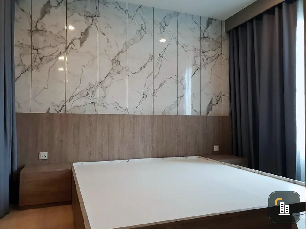 Urgent sale, Condo Life Asoke, next to MRT Phetchaburi station, golden location, near shopping centers, hurry and book now!!