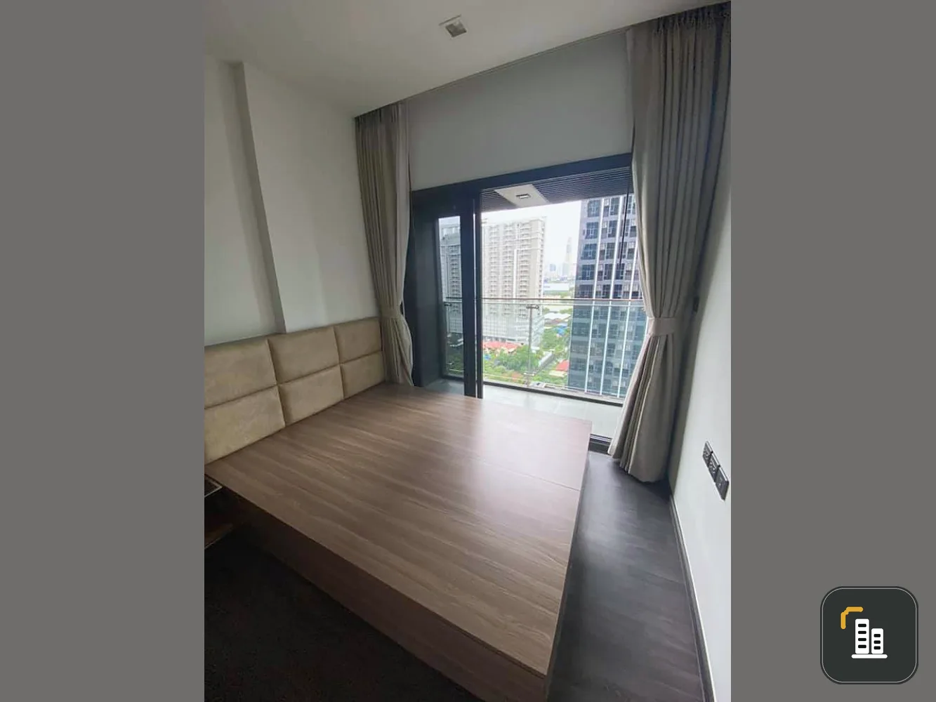 Urgent sale, Condo The Line Asoke Ratchada, good location, near MRT Rama 9, built-in furniture, book now!!