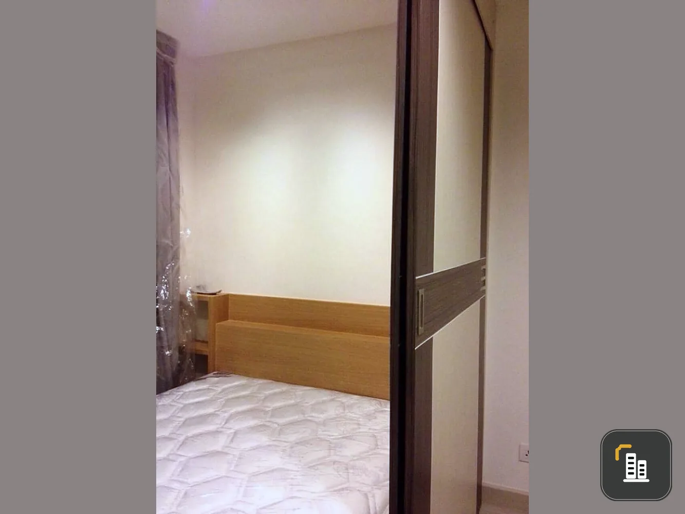 Urgent sale, Condo Ideo Mobi Rama 9, good built-in room. Pool view, in the heart of the city, book now!!