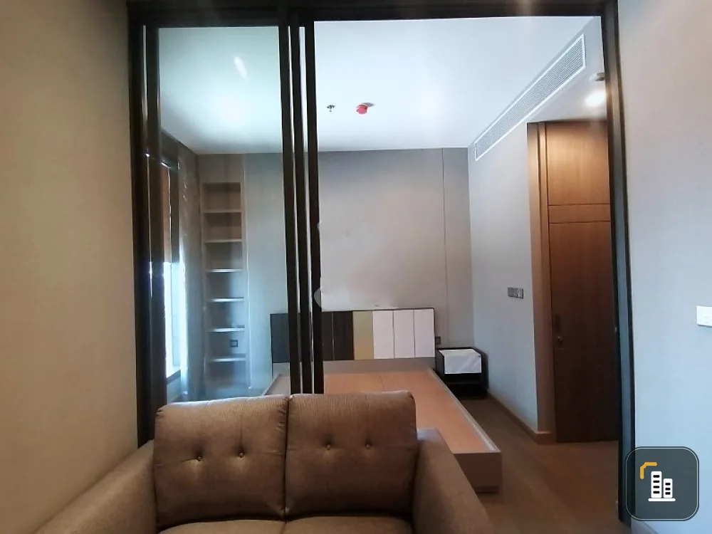 Condo for rent, The Esse at Singha Complex, good location, near shopping areas Convenient to travel, don't miss it!!