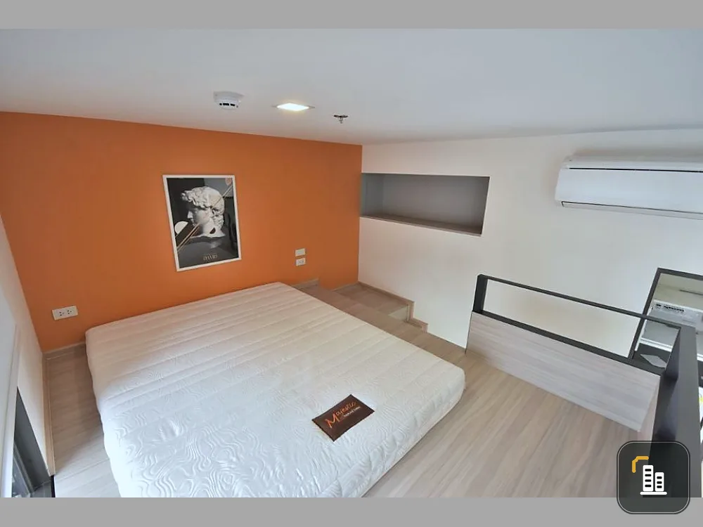 For rent, Chewathai Residence at Asoke, duplex room, 33 sqm, 18th floor, good view, ready, don't miss it.