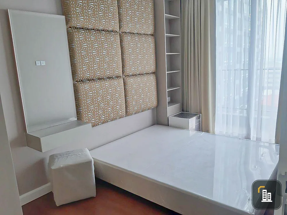 Condo for rent, The Metropolis, pool view, good location, near shopping areas, don't miss it!!