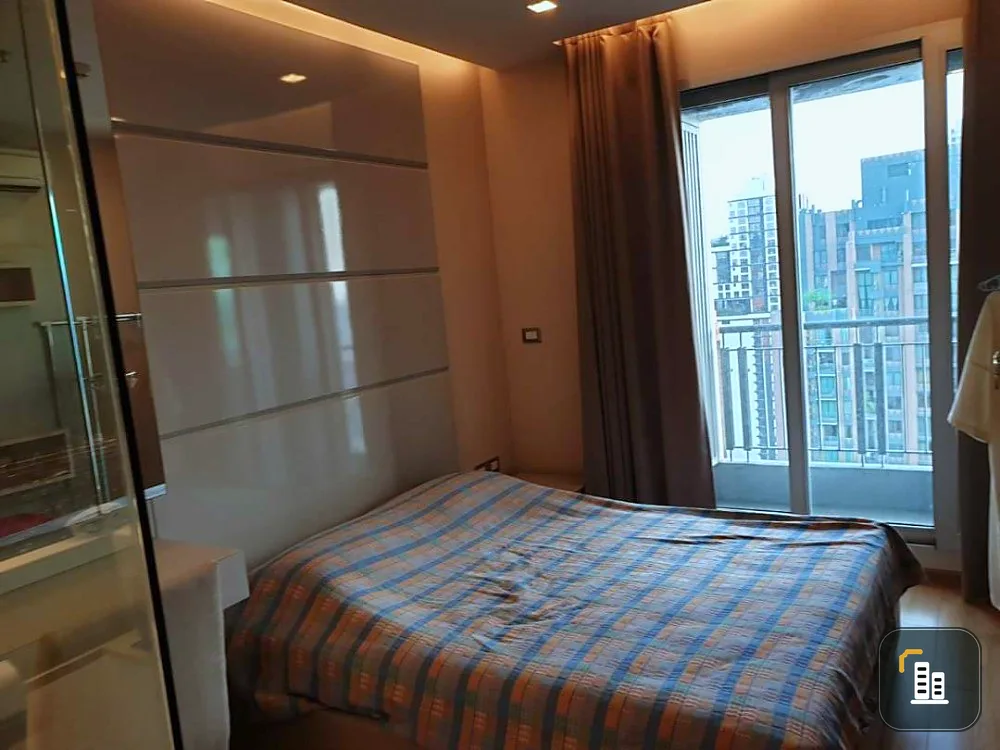 For rent, The Address Asoke, 42nd floor, beautiful view, south, fully furnished and electrical appliances. Book now.