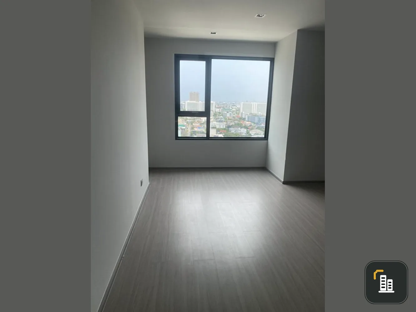Urgent sale, Condo Life Ladprao, empty room, golden location, near shopping areas, don't miss it!!