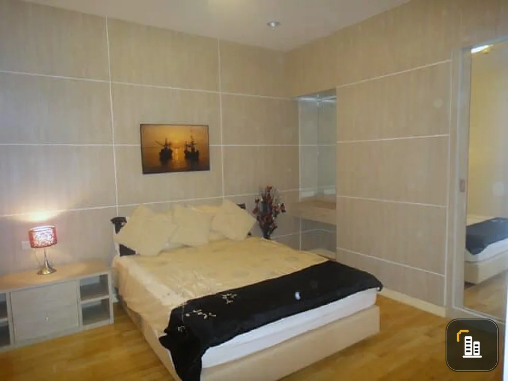 For rent, Baan Sathorn-Chao Phraya, beautiful room, good location, beautiful view, ready to move in. Can't miss it.