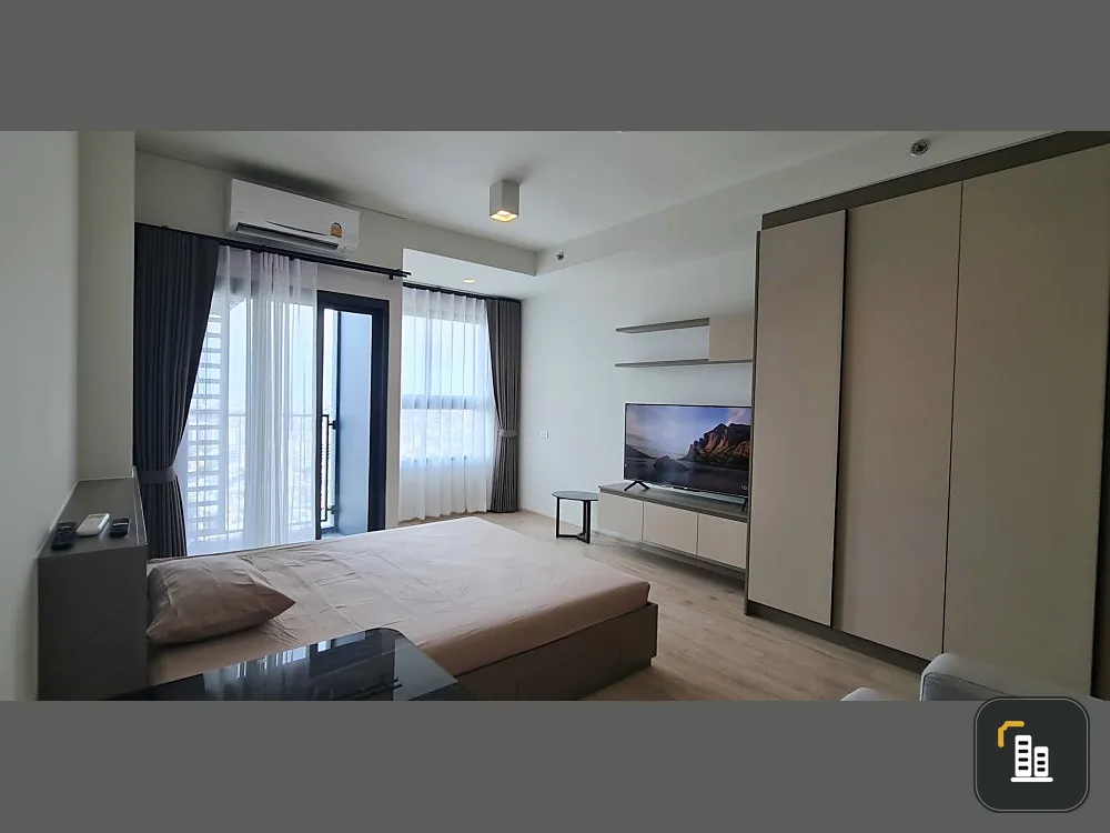For Sale Ideo Sathorn-Wongwian Yai, 24th floor, high floor, good weather, wide view, no building block, beautiful room, worth owning.