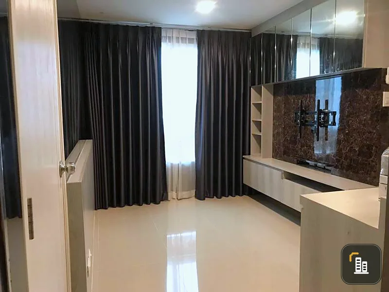Urgent sale, JW Condo @ Donmuang, corner room, Building C, 2nd floor, built-in, ready bedroom, 1 bathroom, 1 beautiful and luxurious!